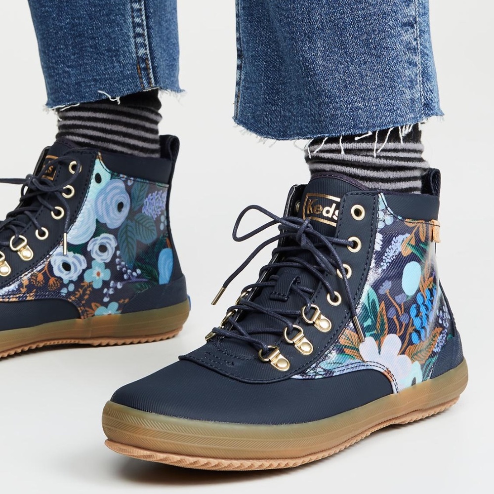 KEDS X RIFLE PAPER CO Garden Party Scout Weather Boot, Navy Blue Floral W8